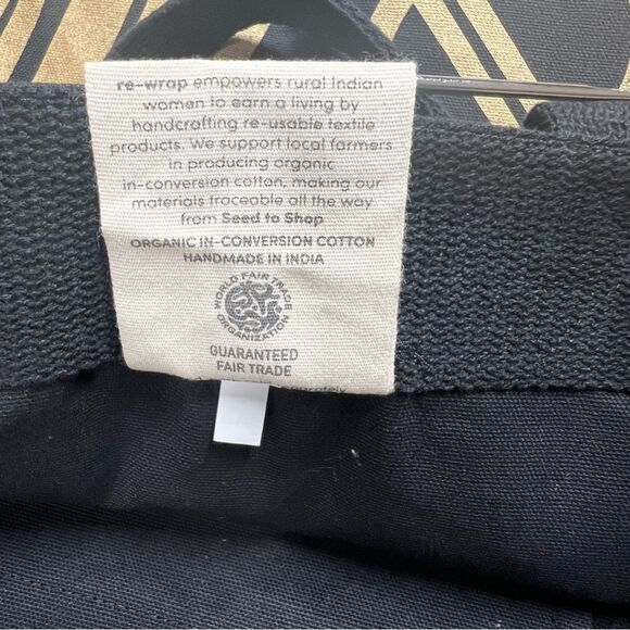 Barnes & Noble Canvas Tote Gold Print Reusable - Picture 10 of 10